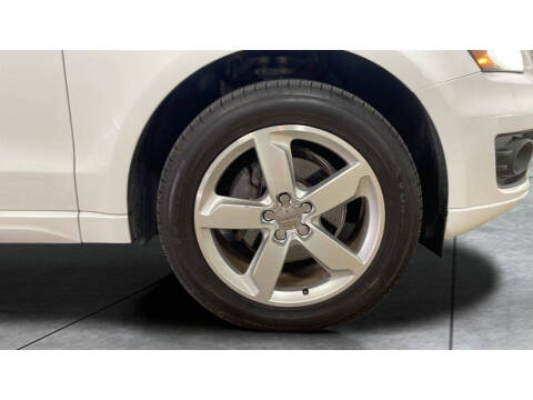 2011 Audi Q5 2.0T quattro Premium Plus