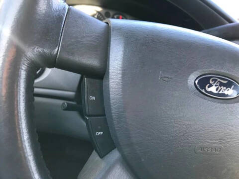 2005 Ford Taurus SEL