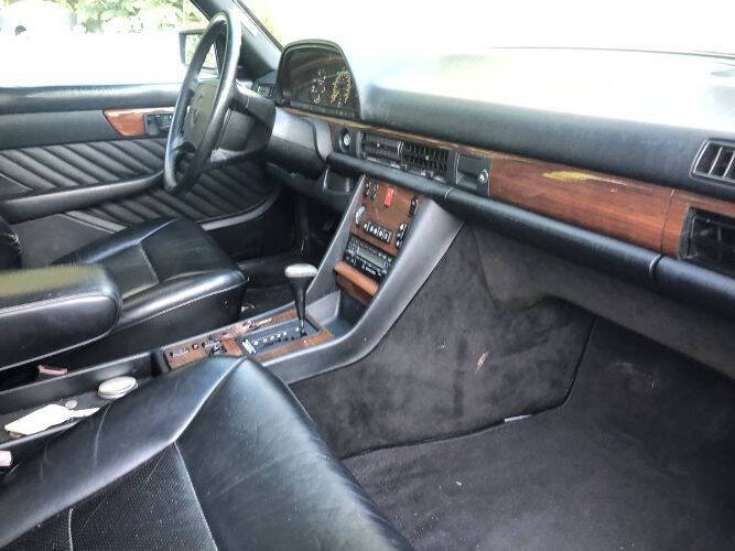 1991 Mercedes-Benz 300-Class
