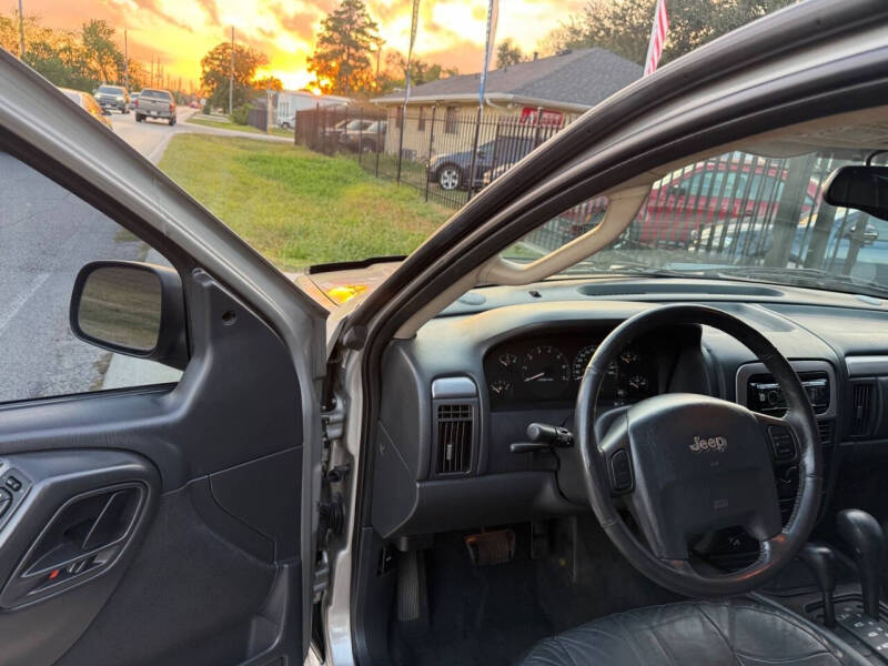 2002 Jeep Grand Cherokee Laredo