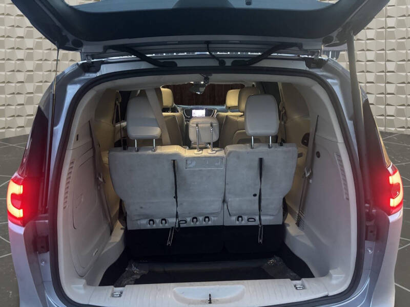 2021 Chrysler Pacifica Hybrid Touring L