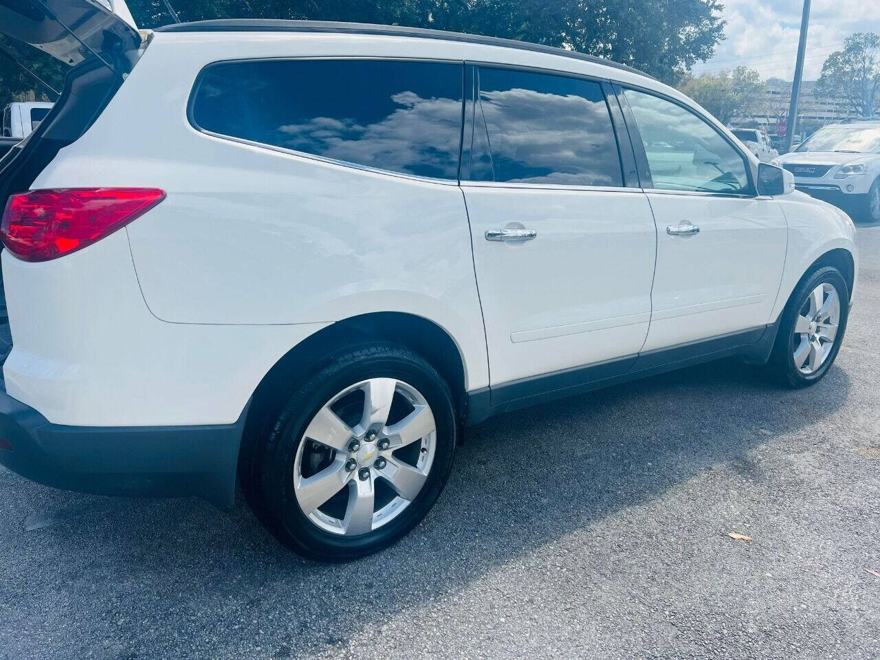 2012 Chevrolet Traverse  - $9,950