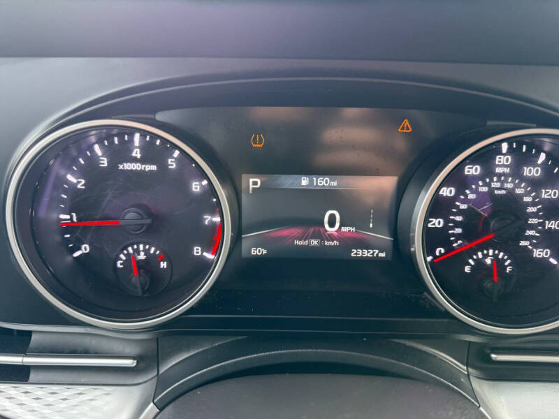 2024 Kia Carnival LX