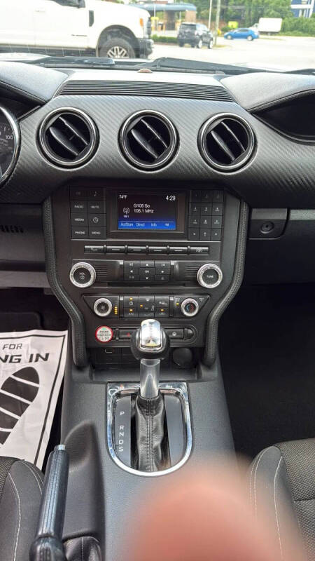2015 Ford Mustang V6
