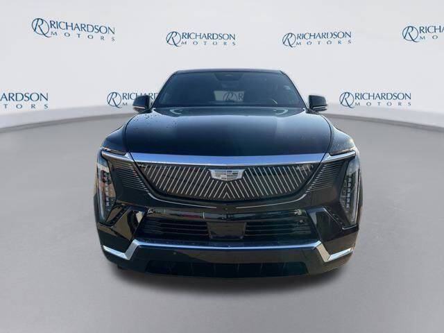 2025 Cadillac Escalade IQ Luxury 2