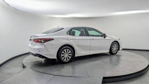 2024 Toyota Camry Hybrid LE