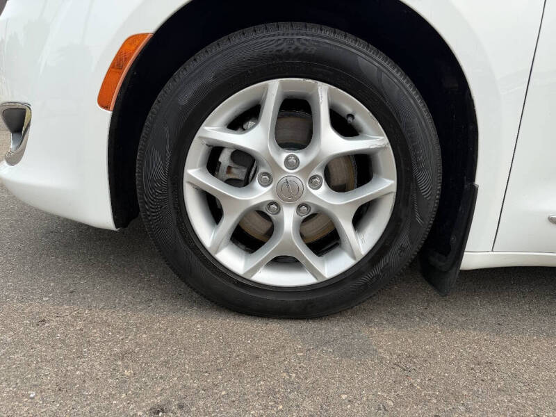 2017 Chrysler Pacifica Touring Plus