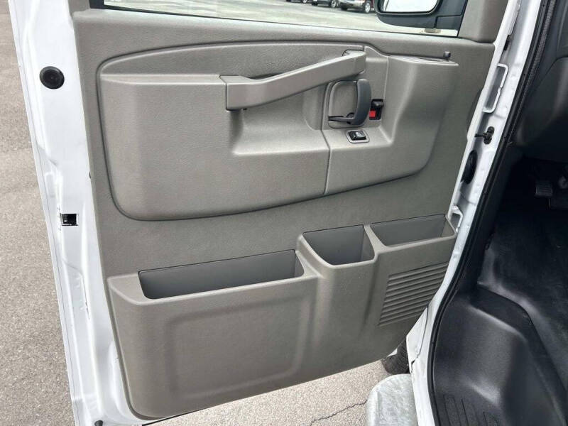 2023 GMC Savana 2500