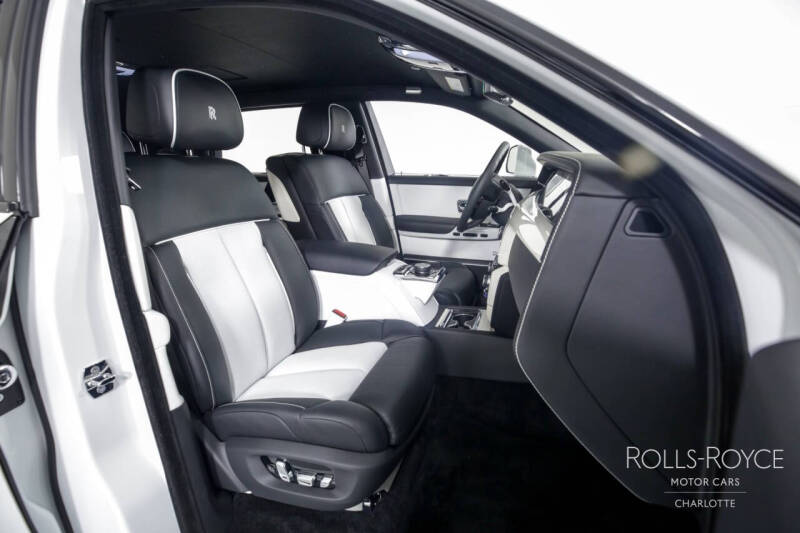 2022 Rolls-Royce Phantom EWB