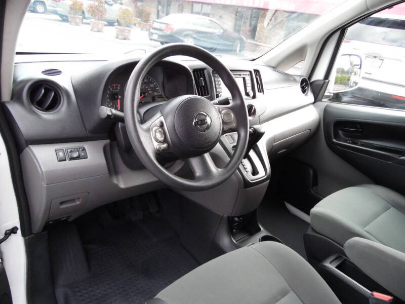2017 Nissan NV200 SV