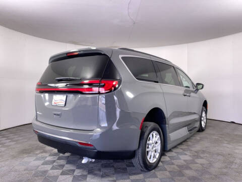 2022 Chrysler Pacifica Touring L