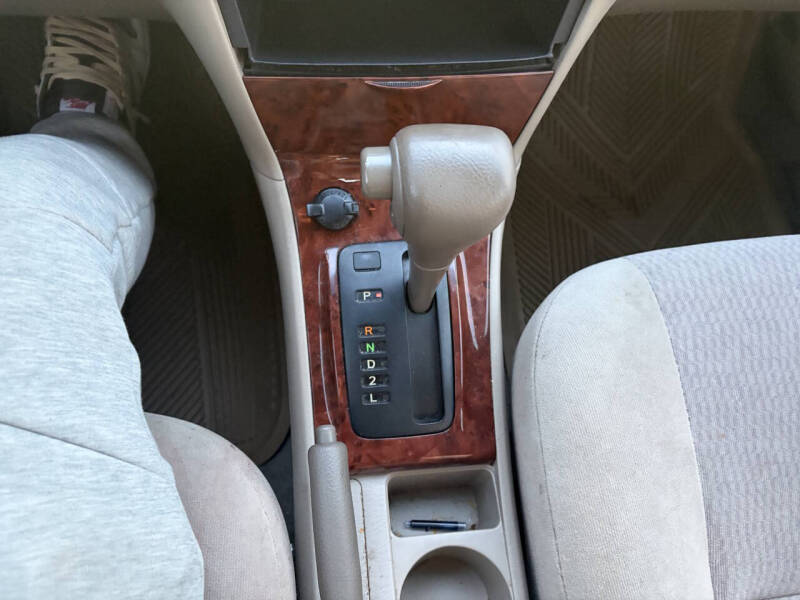 2005 Toyota Corolla LE