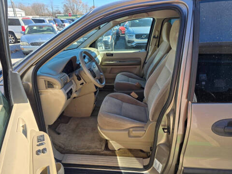 2004 Ford Freestar SE