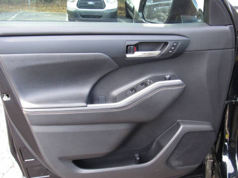 2023 Toyota Highlander Hybrid Bronze Edition