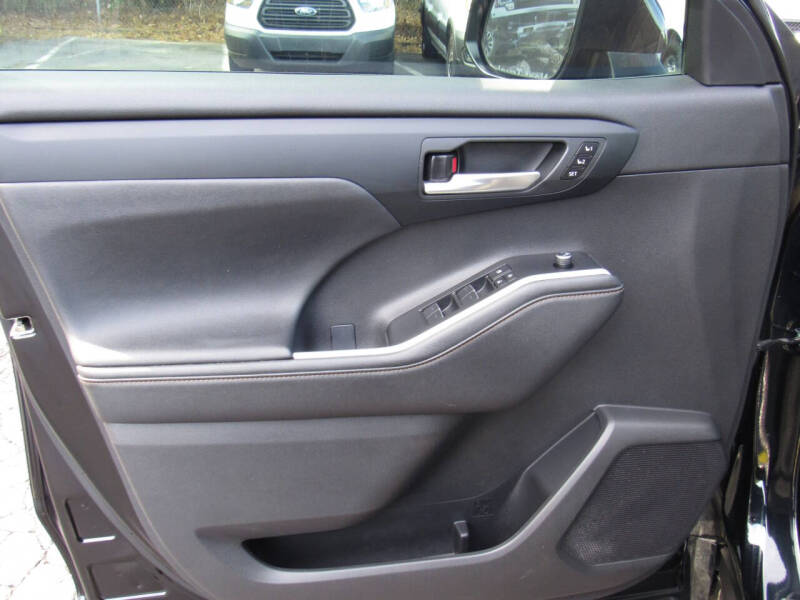 2023 Toyota Highlander Hybrid Bronze Edition