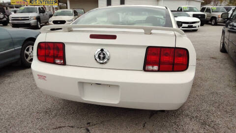 2006 Ford Mustang V6 Standard