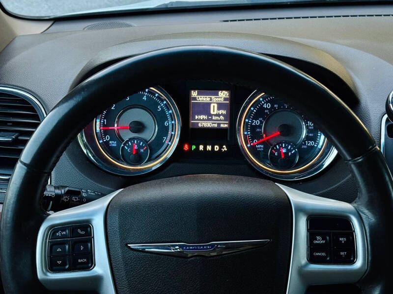 2016 Chrysler Town and Country Touring