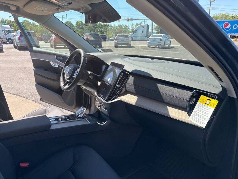 2026 Volvo XC90 B5 Core