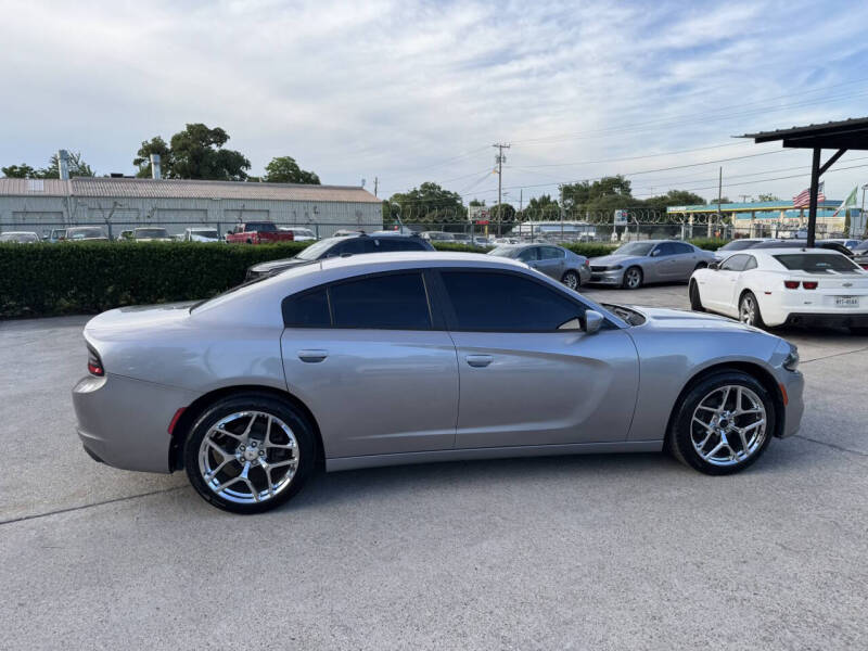 2016 Dodge Charger SE