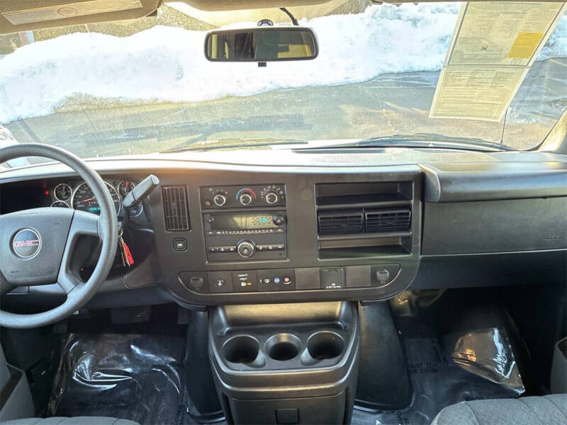 2024 GMC Savana 2500