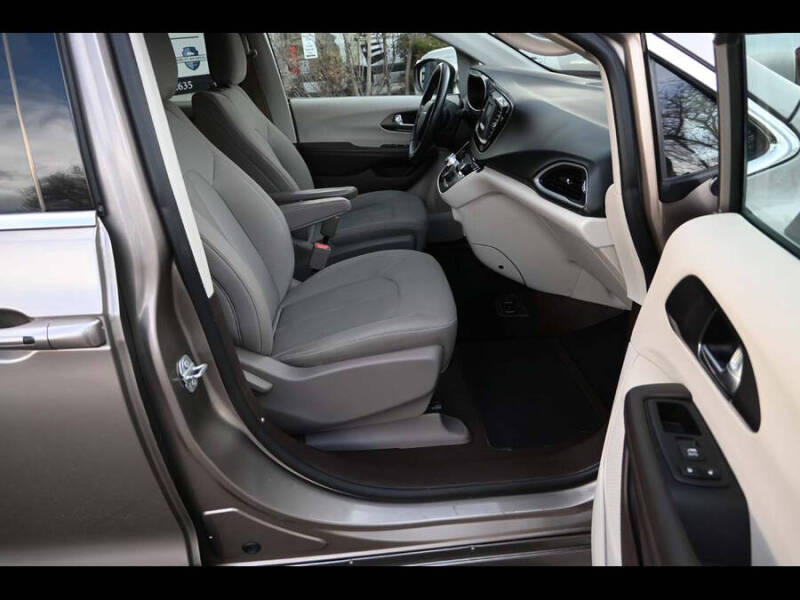 2017 Chrysler Pacifica Touring