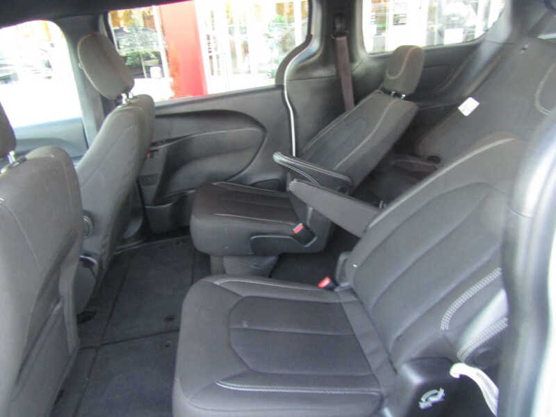 2024 Chrysler Pacifica Touring