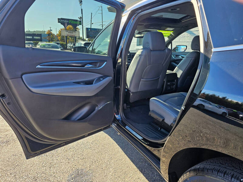 2023 Buick Enclave Essence