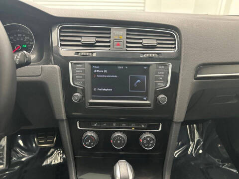 2017 Volkswagen Golf GTI SE