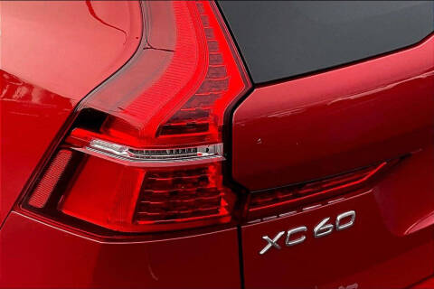 2023 Volvo XC60 B5 Plus Dark Theme