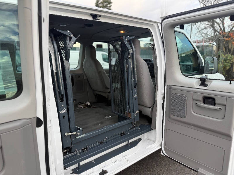 2011 Ford E-Series E-350 SD XLT