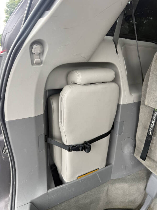 2011 Toyota Sienna XLE 8-Passenger