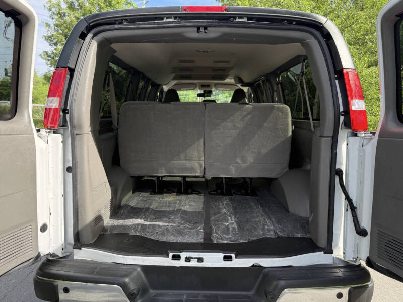 2025 Chevrolet Express LT 3500