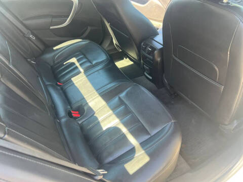 2012 Buick Regal Premium 1