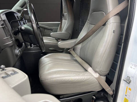 2022 Chevrolet Express 2500