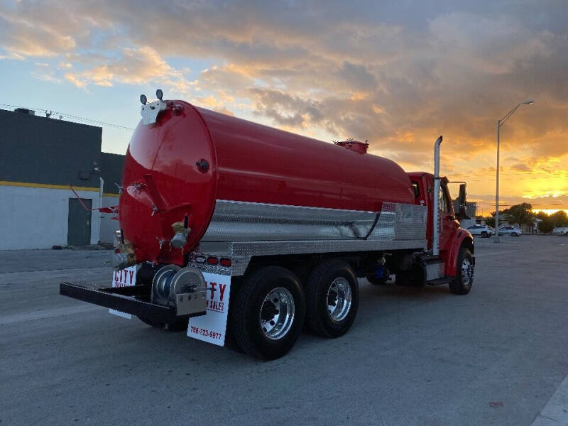 2020 Freightliner M2 106