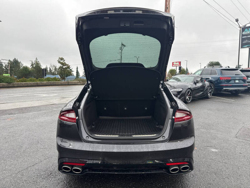 2019 Kia Stinger GT1