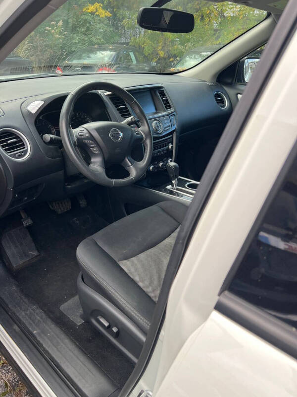 2017 Nissan Pathfinder SL