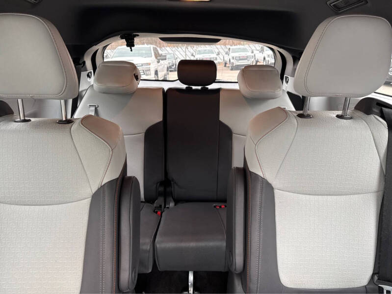 2024 Toyota Sienna XSE 7-Passenger