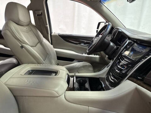 2016 Cadillac Escalade ESV Luxury Collection