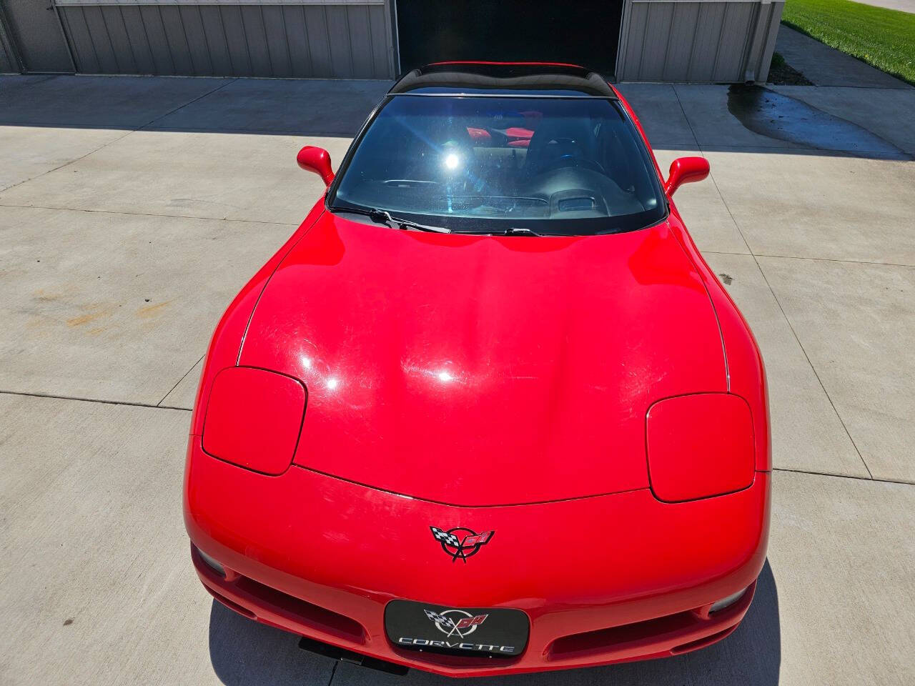 2001 Chevrolet Corvette 10