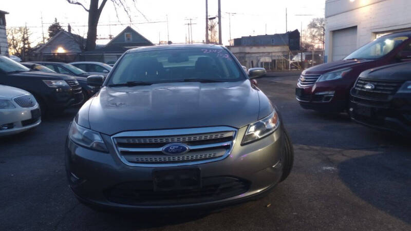 2012 Ford Taurus SEL's photo