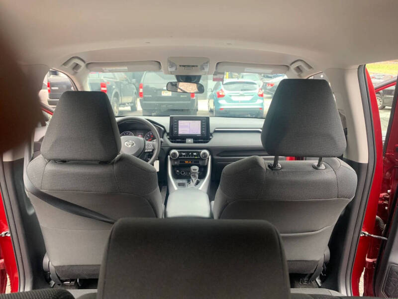 2020 Toyota RAV4 LE