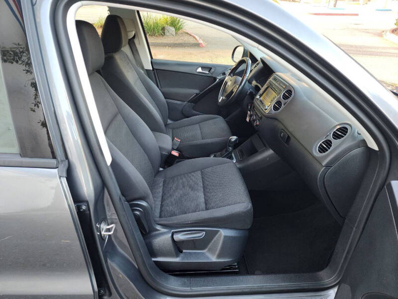 2015 Volkswagen Tiguan S