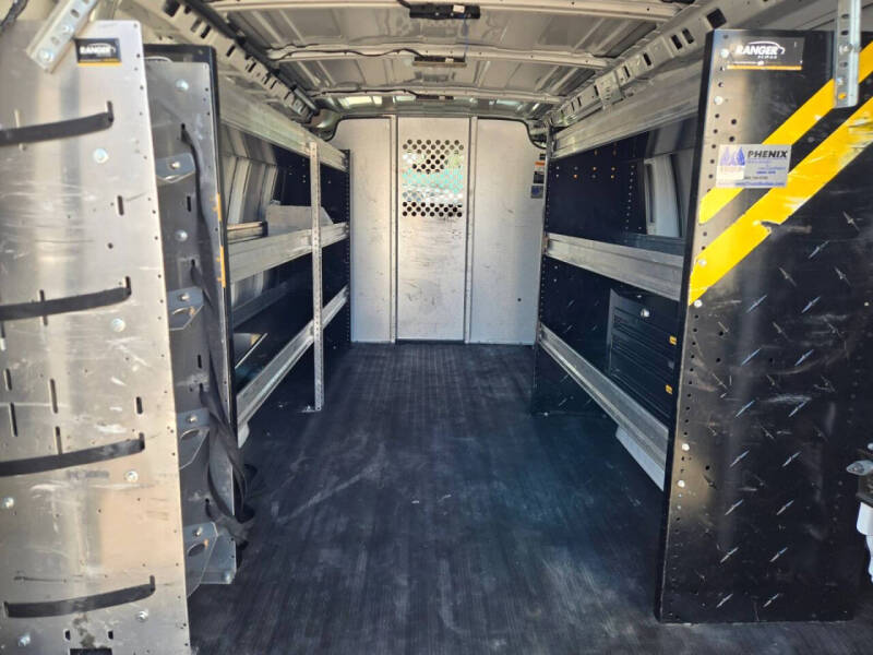 2023 GMC Savana 2500