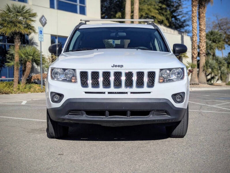 2015 Jeep Compass Sport photo 5