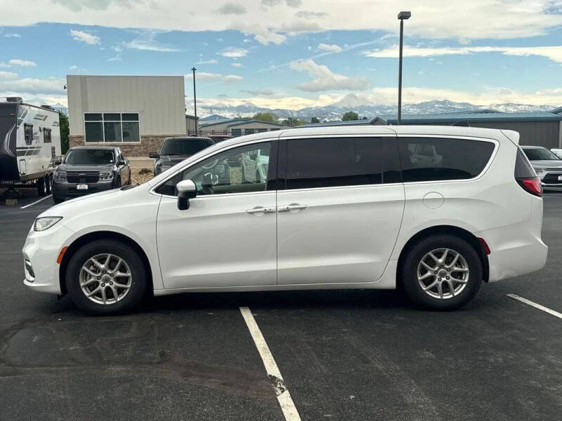 2023 Chrysler Pacifica Touring L