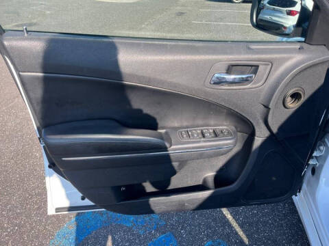 2013 Dodge Charger SE