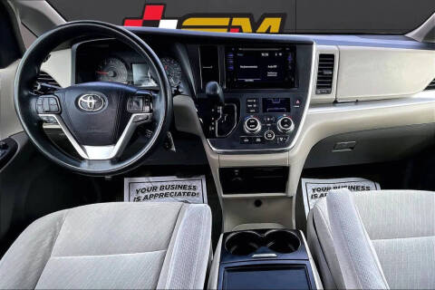 2017 Toyota Sienna LE 8-Passenger