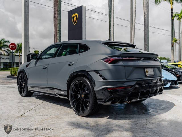 2024 Lamborghini Urus S