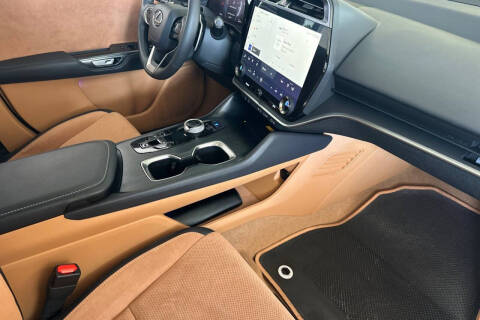 2023 Lexus RZ 450e Luxury